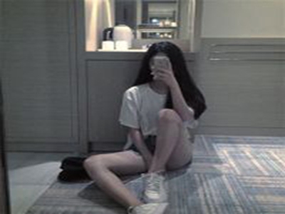 在公园被老头添一夜,公园奇遇：夜游公园，偶遇神秘老人共度一夜